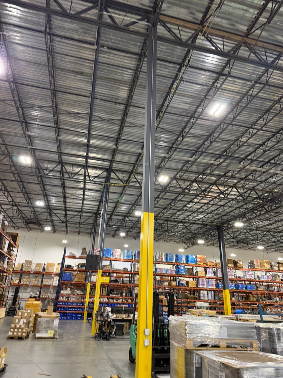 Warehouse electrical distribution and circuits in Houston
